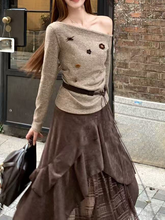 A retro small decorative knitted top for ladies